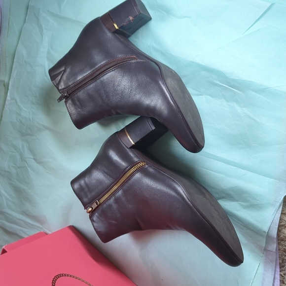 Vaneli Ankle Boots women size 9 Dark Brown Leather with gold accent - Picture 6 of 6
